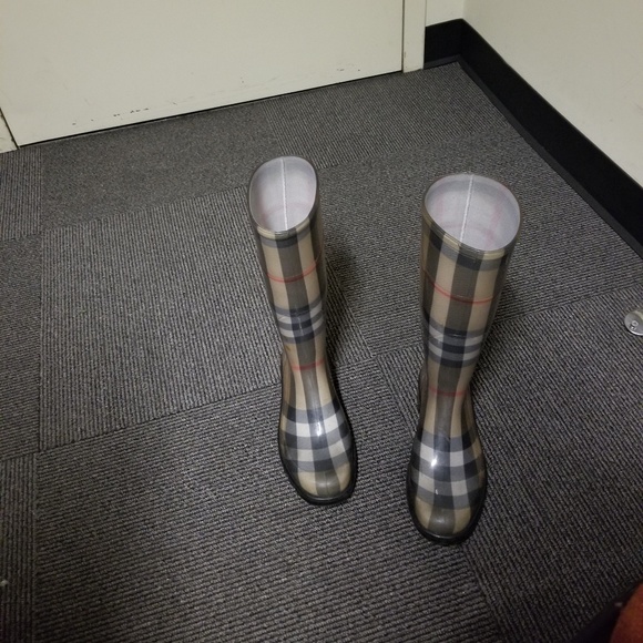 COPY - BURBERRY - Picture 3 of 3